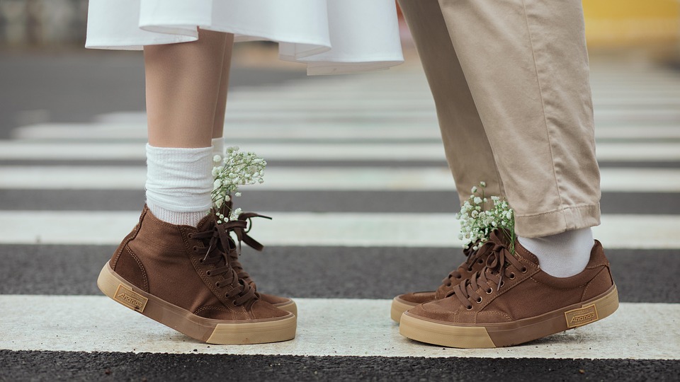 How much should the couple be between the spouse? Read what medical science says