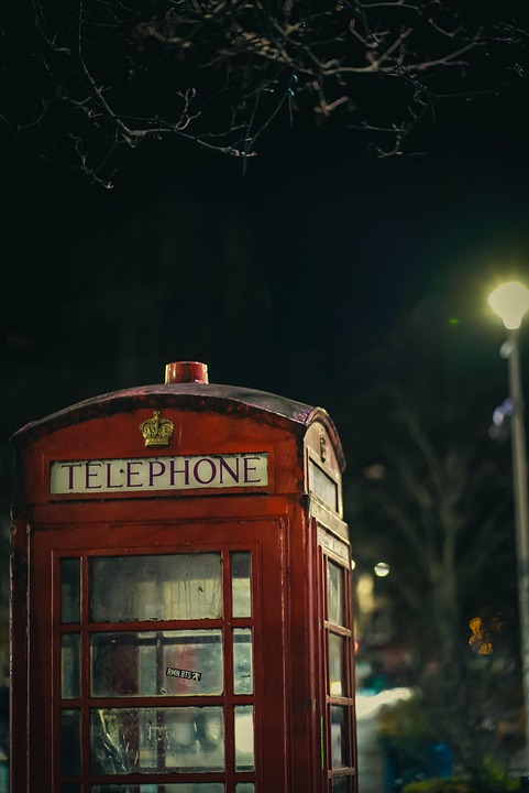 Do you keep in your phone cover money and ATM card? Learn what happens! May go to life