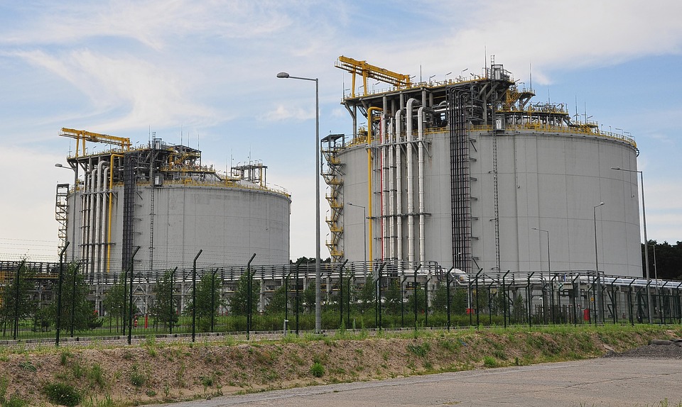 Do the gas cylindricses must be expiring date, a small loss with a small negligence