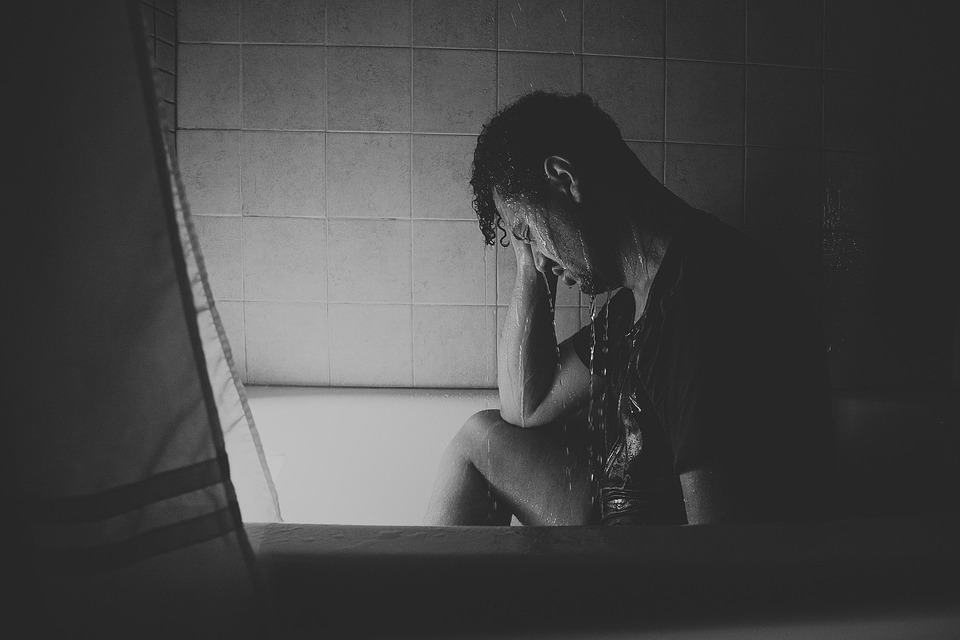 Troubled by sore throat and stuffy nose during winter? Try this effective home remedy for instant relief